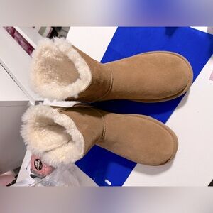 UGG Chestnut BAILEY SUEDE SHEARLING ANKLE BOOT SIZE 9 S/N 1123621 NEW